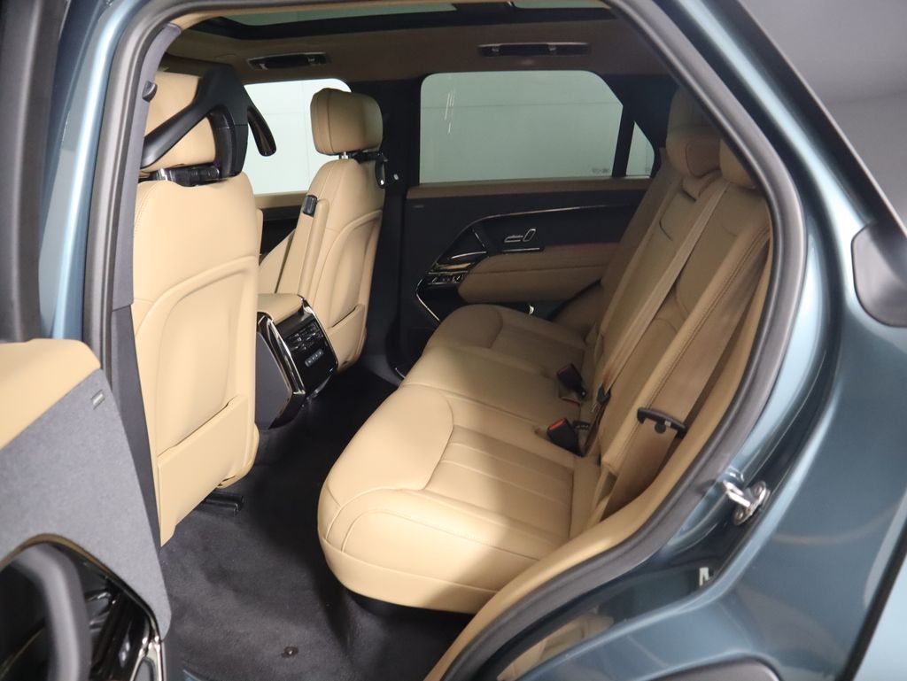 2025 Land Rover Range Rover Sport SE photo 22
