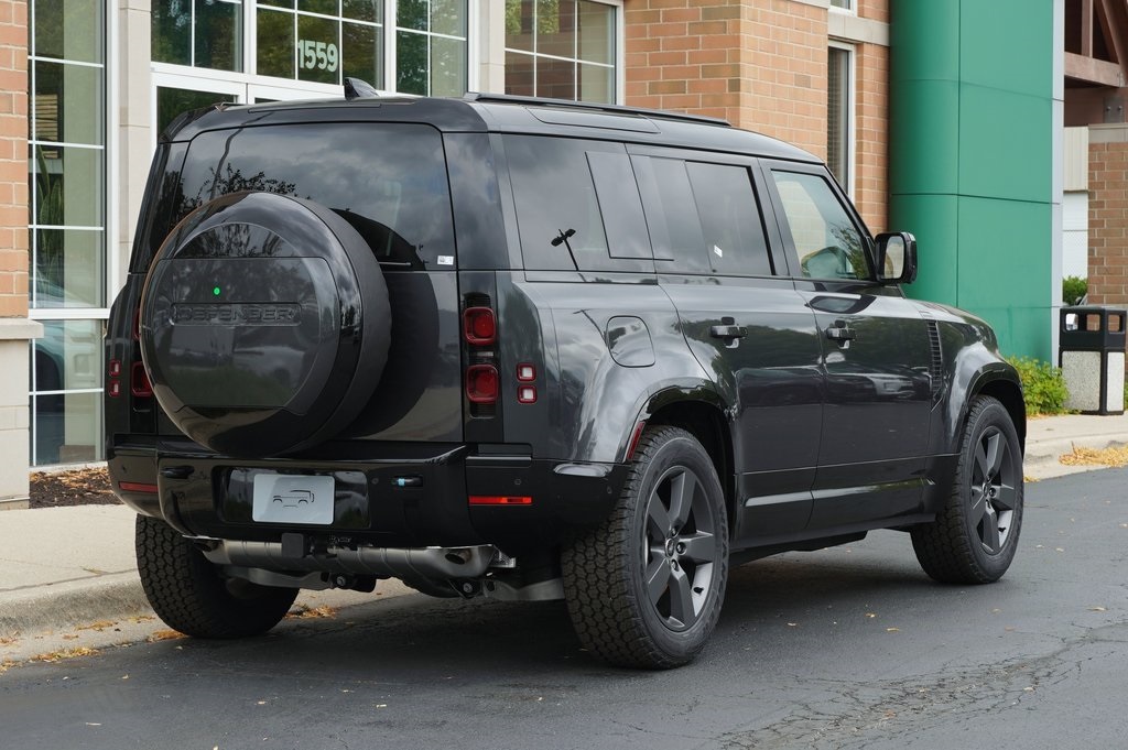 2025 Land Rover Defender 110 X-Dynamic SE photo 5