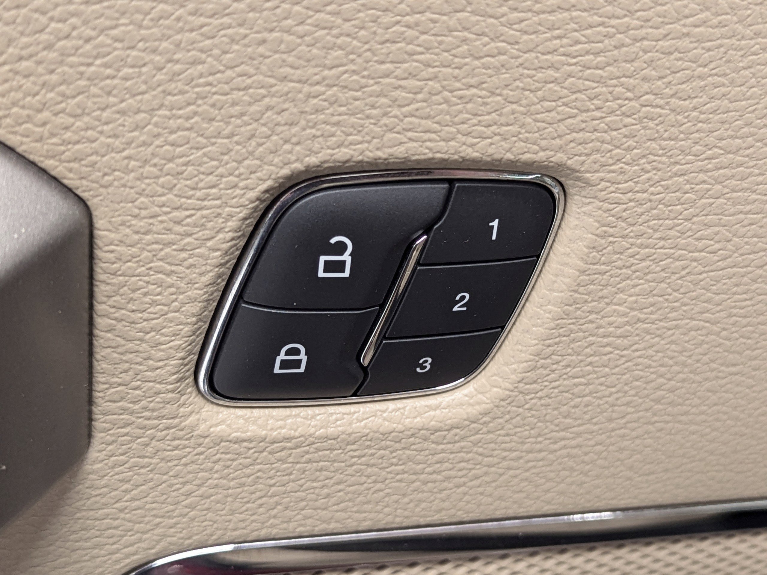 2020 Ford F-150 Lariat photo 10