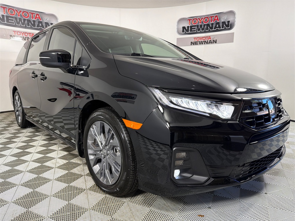 2026 Honda Odyssey Touring's photo