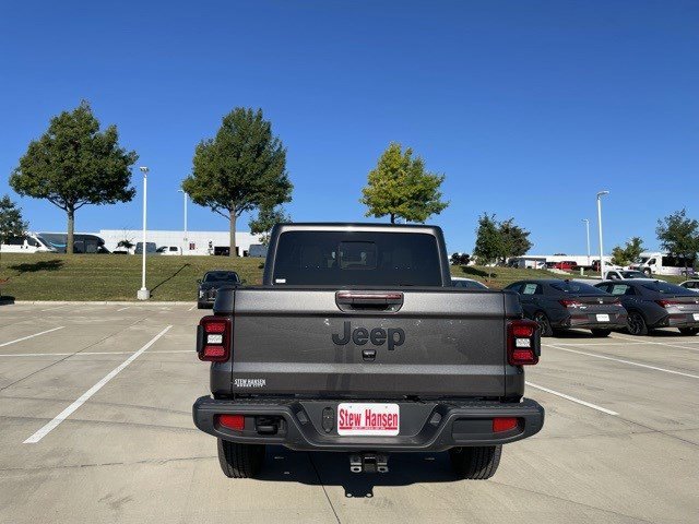 2025 Jeep Gladiator Sport S photo 3