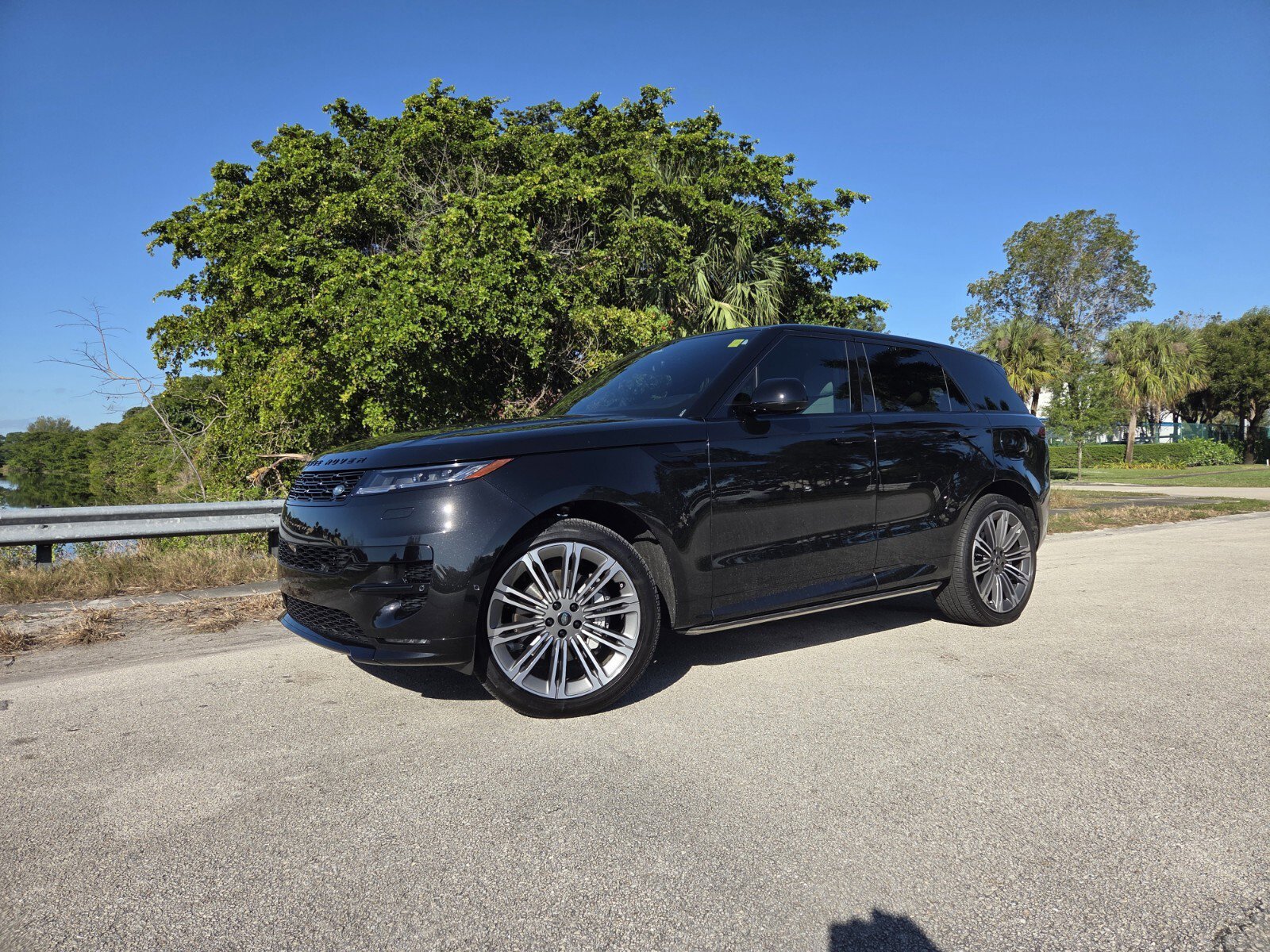 2025 Land Rover Range Rover Sport Dynamic SE's photo