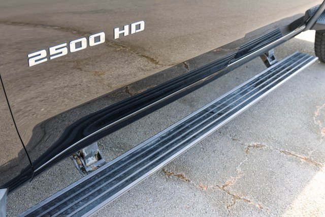 Used 2023 Black Chevrolet High Country image 10