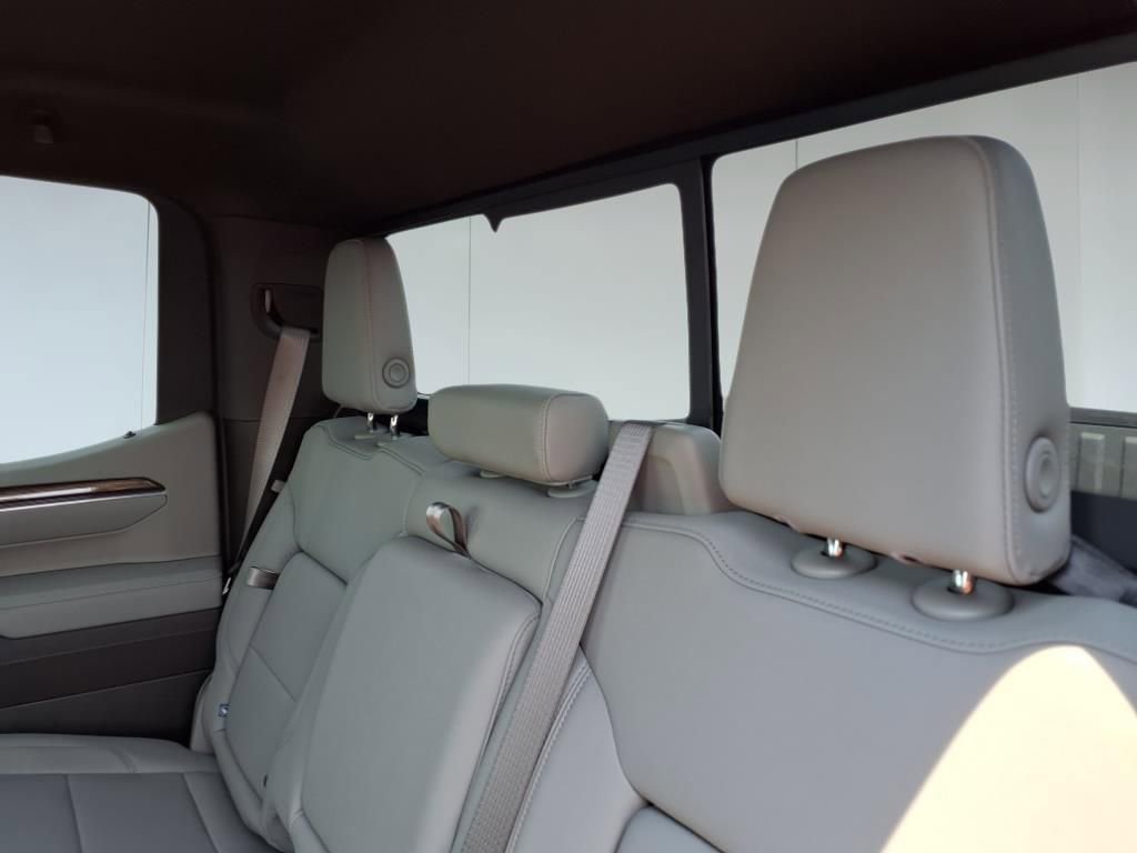 2025 Chevrolet Silverado 1500 LT photo 11