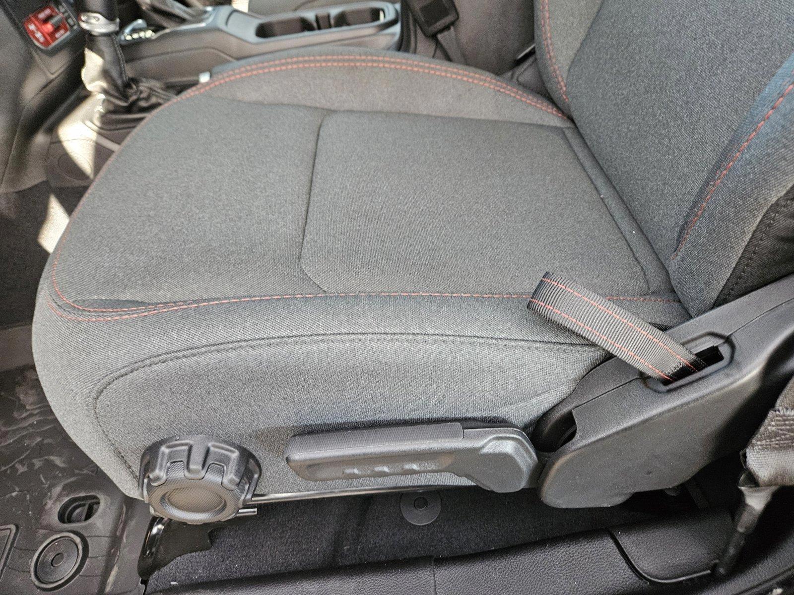 2025 Jeep Wrangler Rubicon photo 4