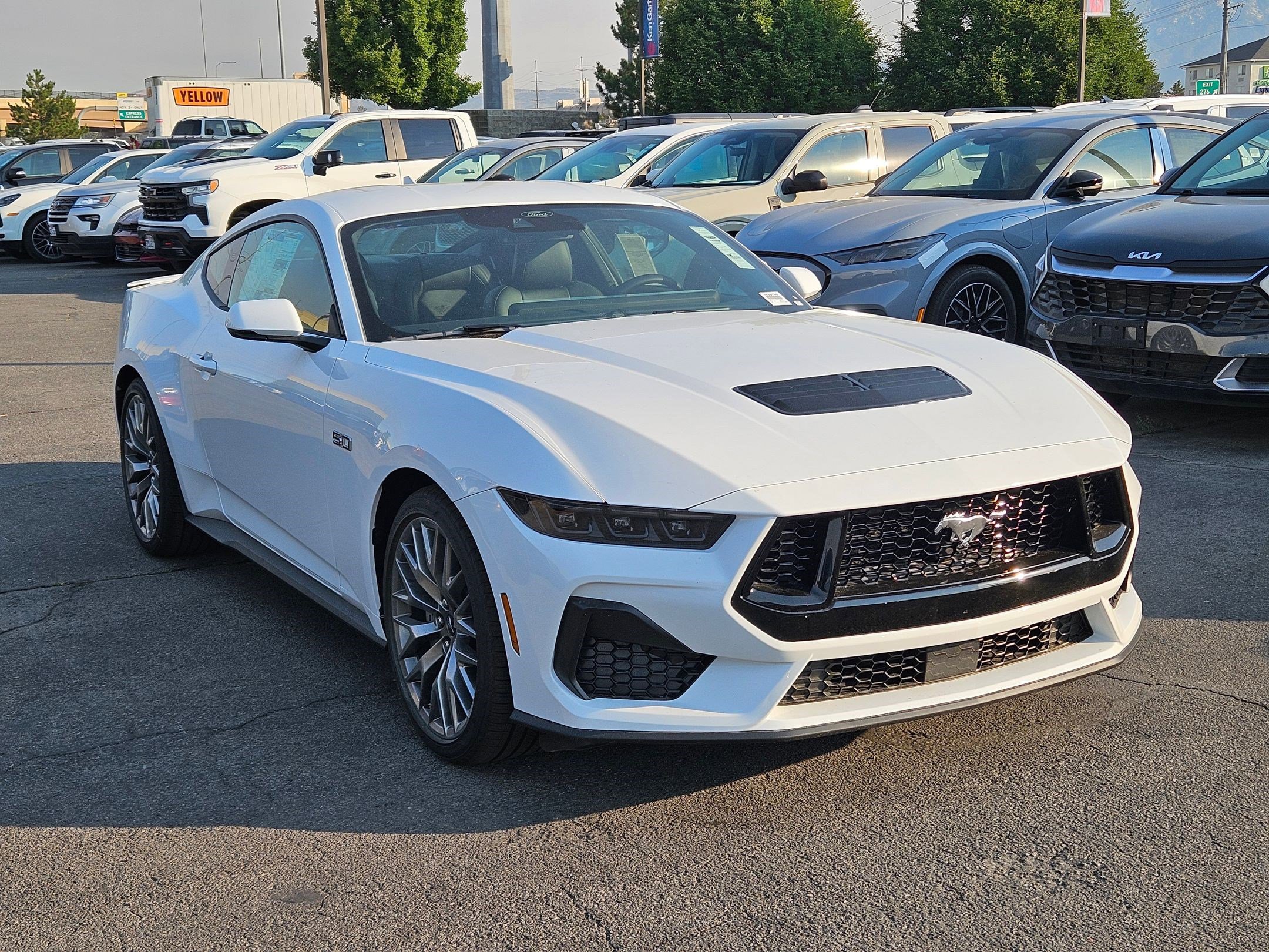 2025 Ford Mustang GT Premium's photo