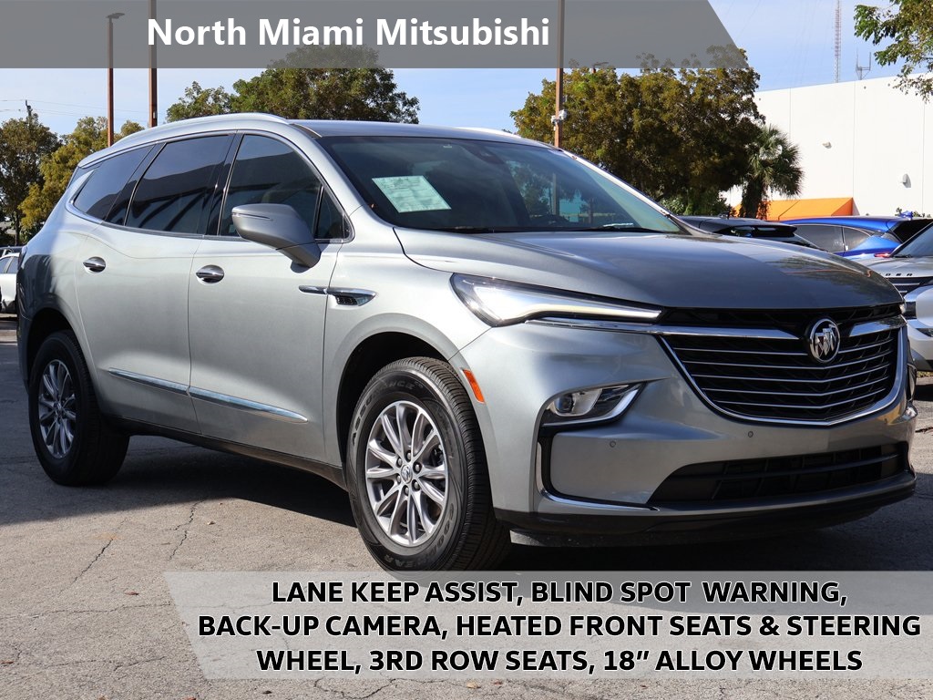 2023 Buick Enclave Essence's photo