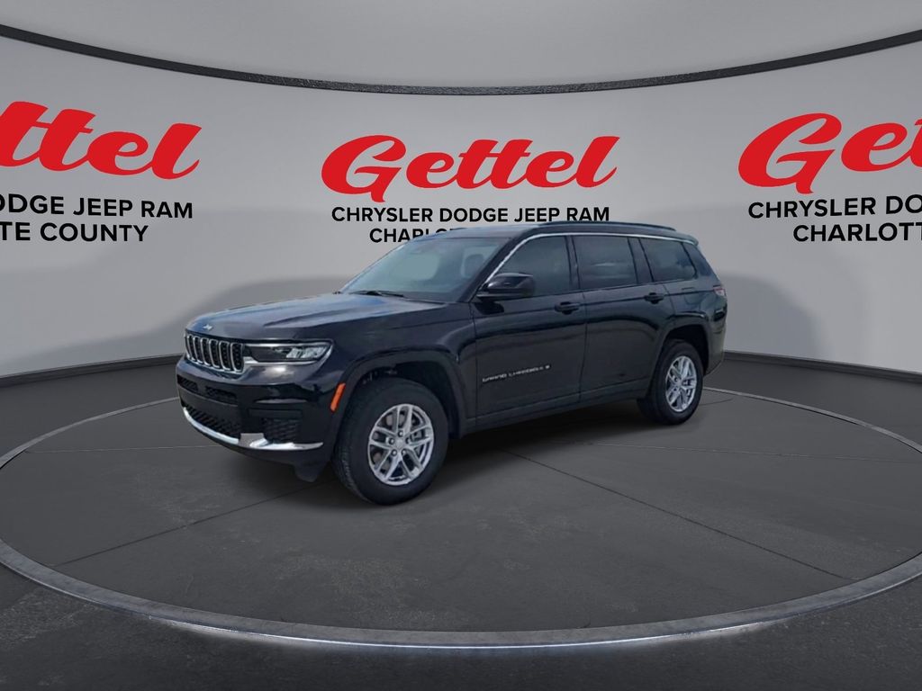 2025 Jeep Grand Cherokee Laredo photo 4