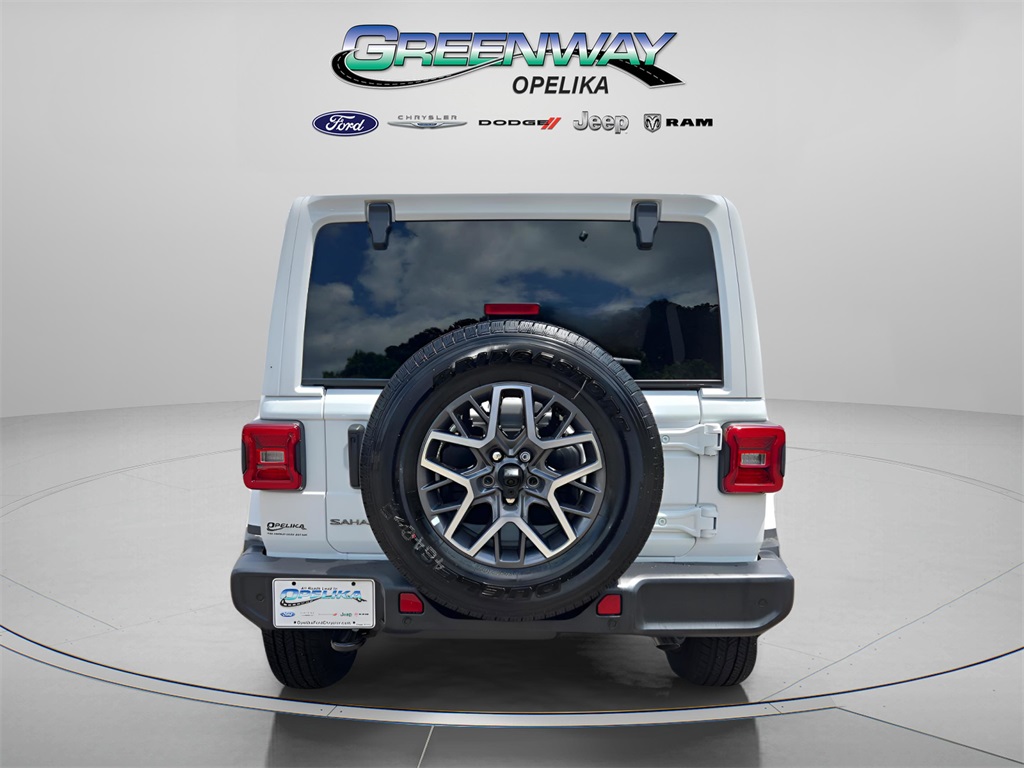 2025 Jeep Wrangler Sahara photo 3