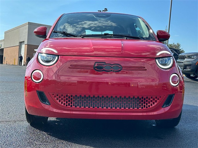 2024 Fiat 500e Red photo 2