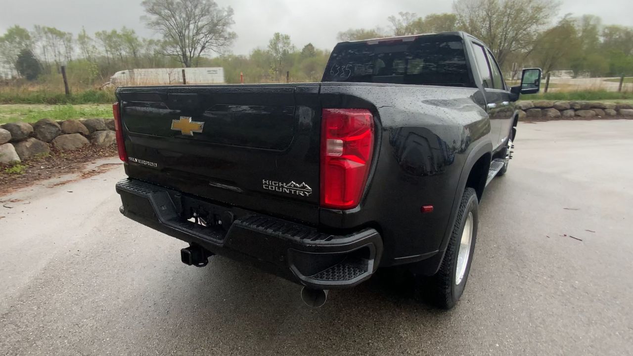 2025 Chevrolet Silverado 3500HD High Country photo 8