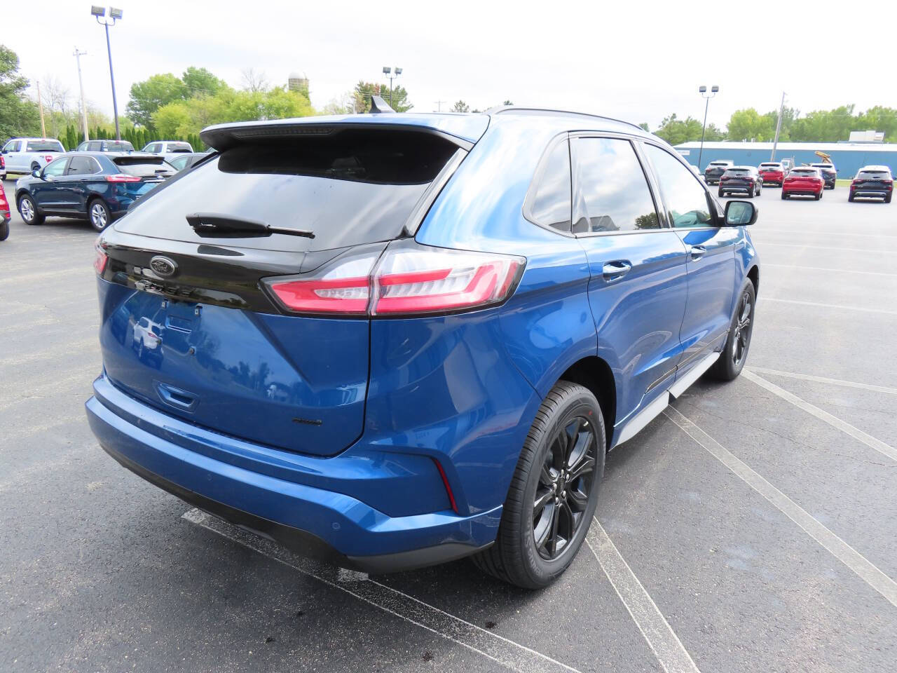 2024 Ford Edge SE photo 4