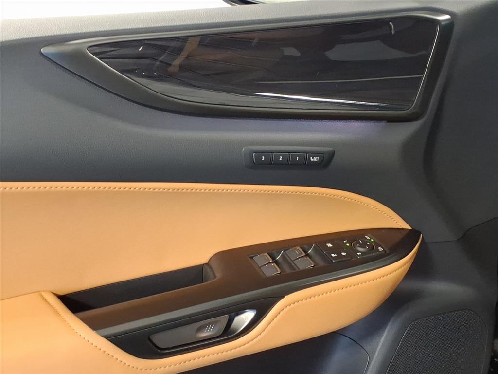 2026 Lexus NX 350 Premium AWD photo 4