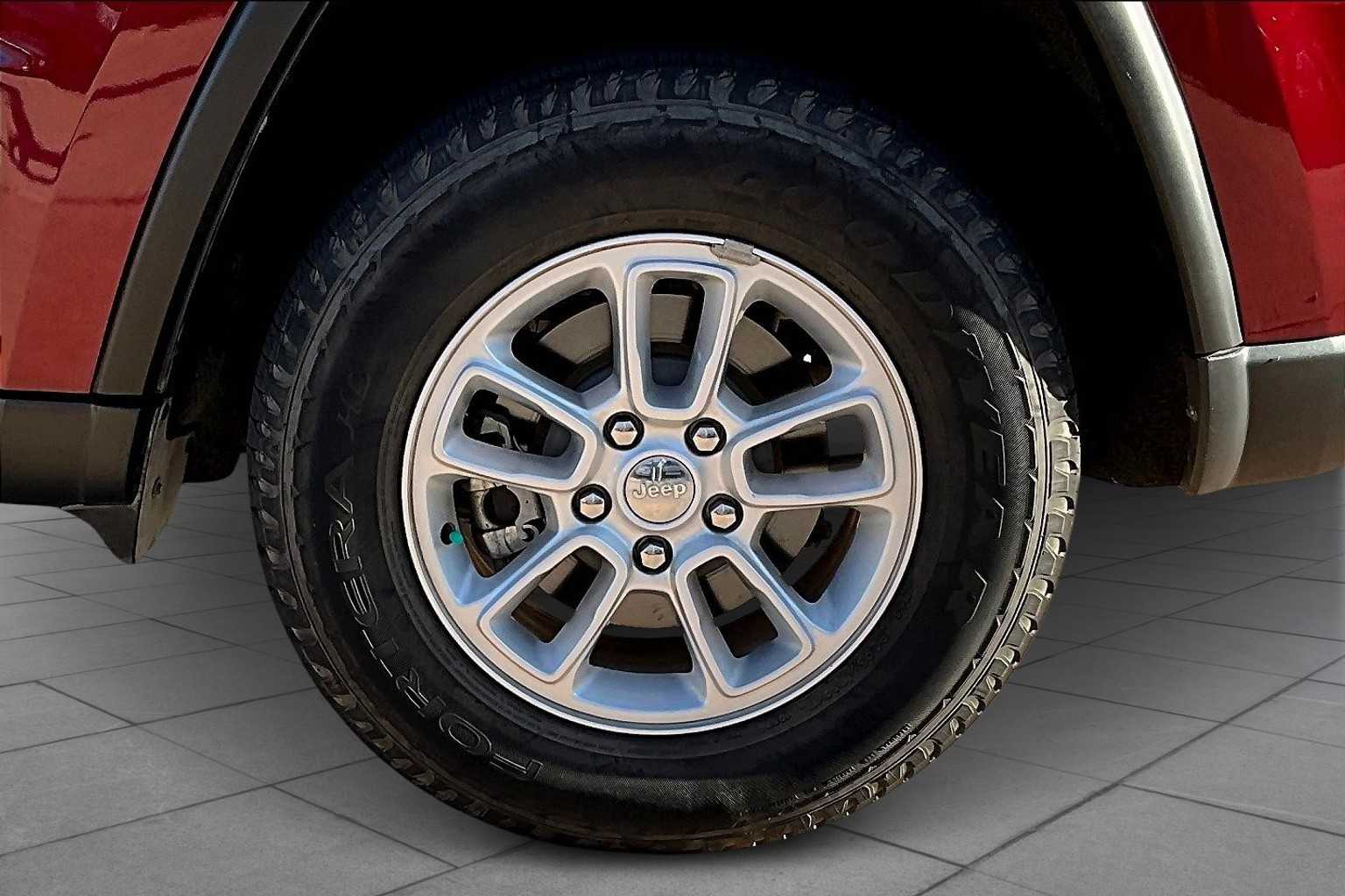 2018 Jeep Grand Cherokee Laredo photo 9
