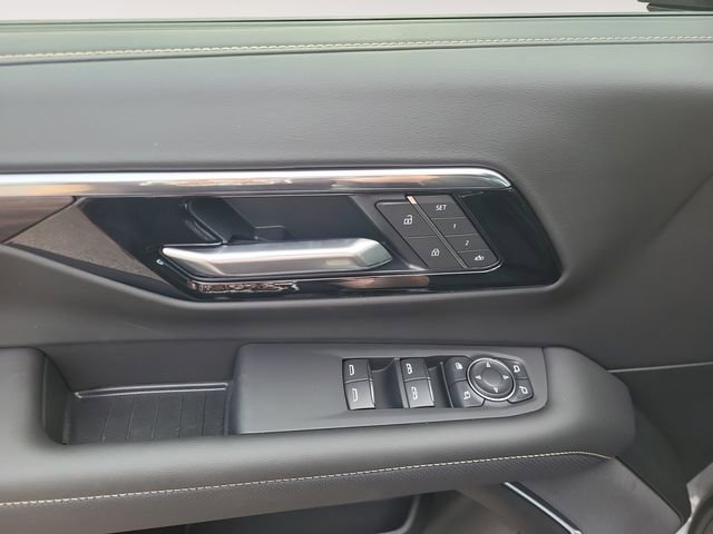 2025 Chevrolet Tahoe Premier photo 3