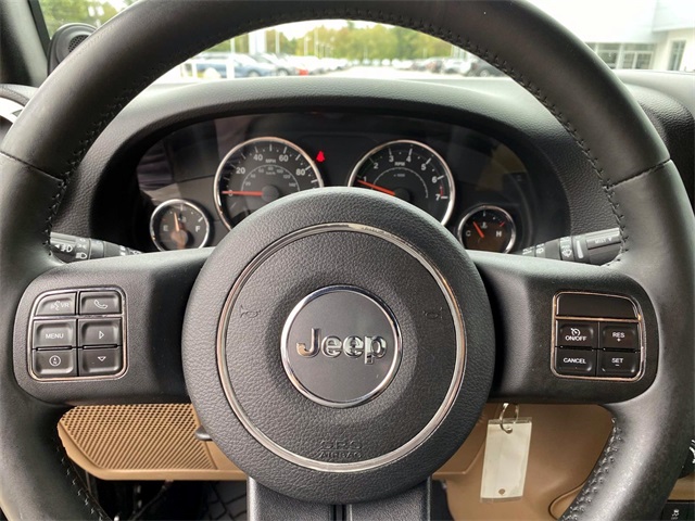 2012 Jeep Wrangler Sahara photo 15