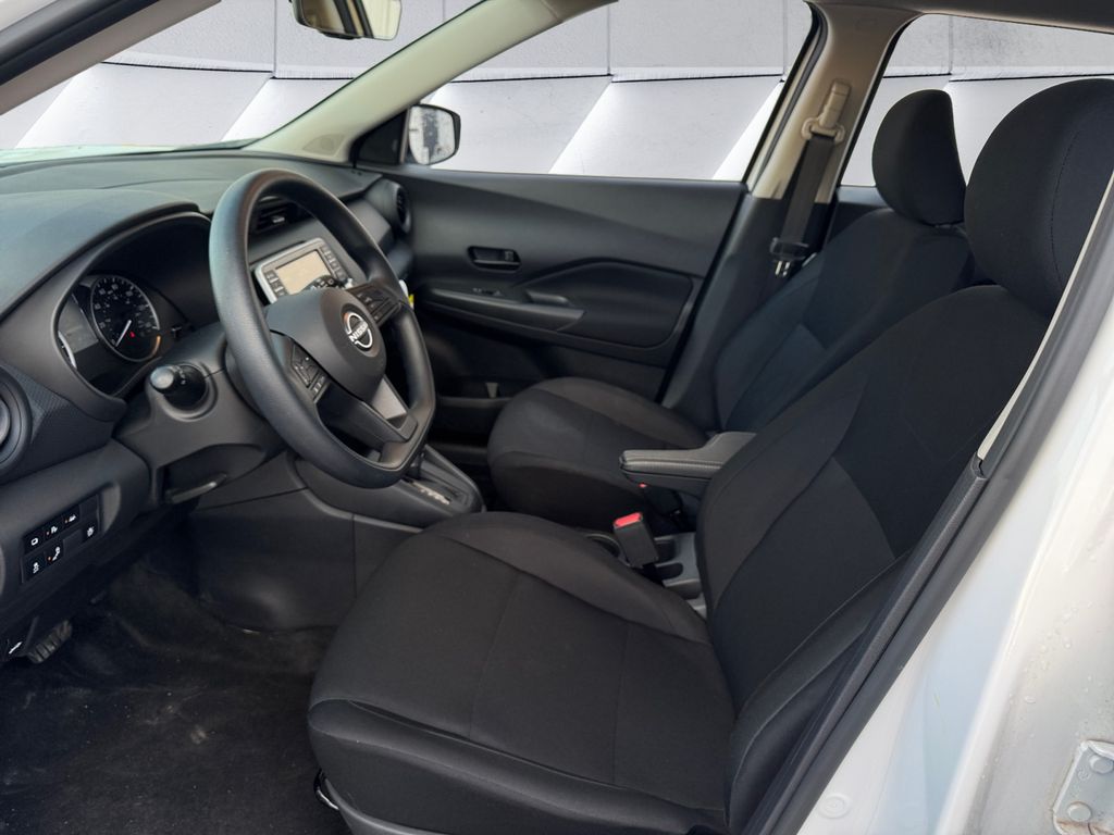 2024 Nissan Kicks S photo 7