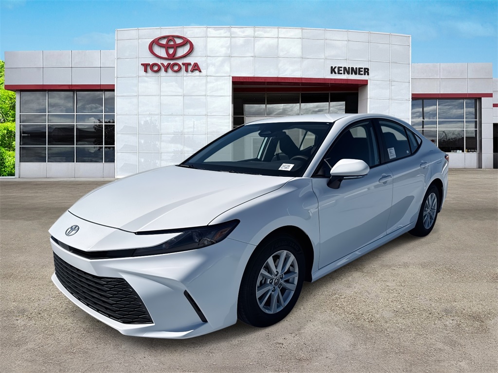 2026 Toyota Camry LE photo 3