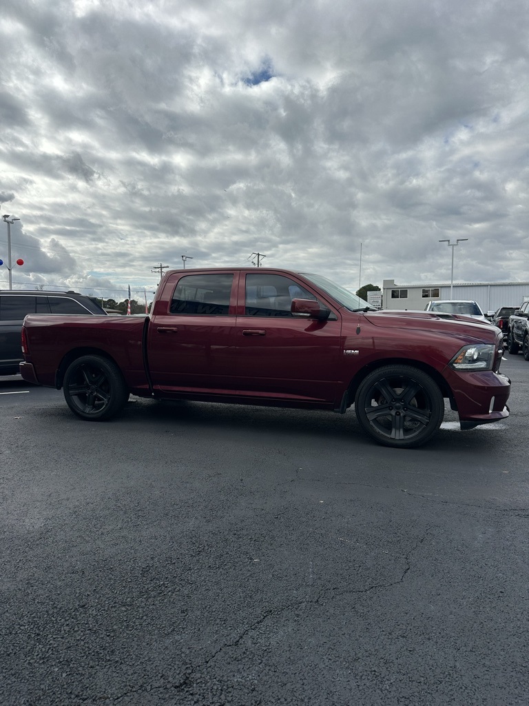 2017 Ram 1500 Sport photo 4