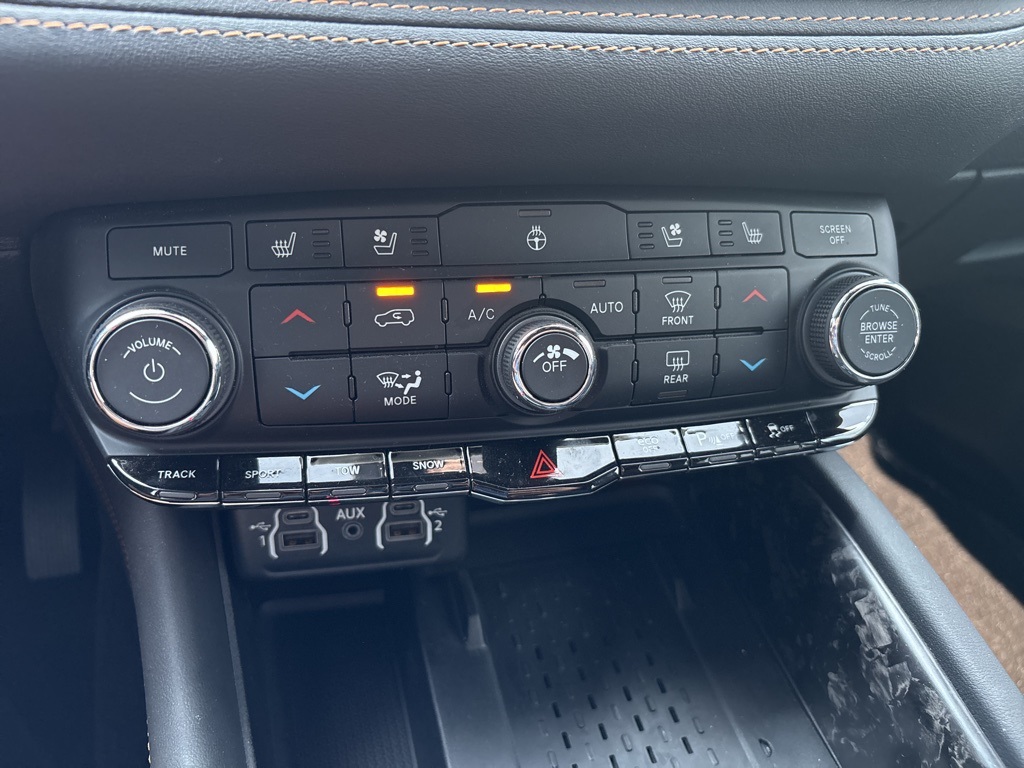 2025 Dodge Durango R/T photo 20