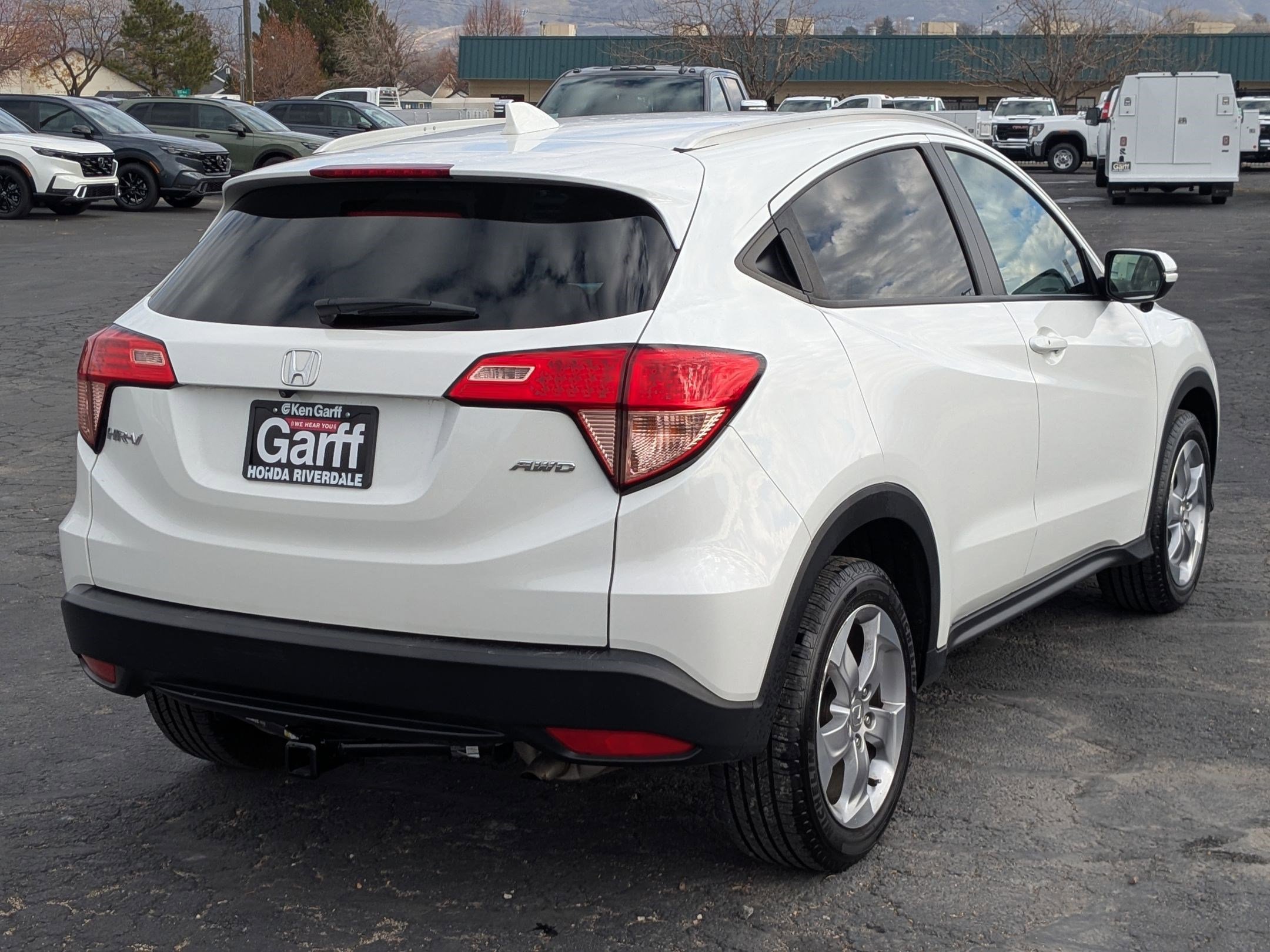 2017 Honda HR-V EX-L photo 2