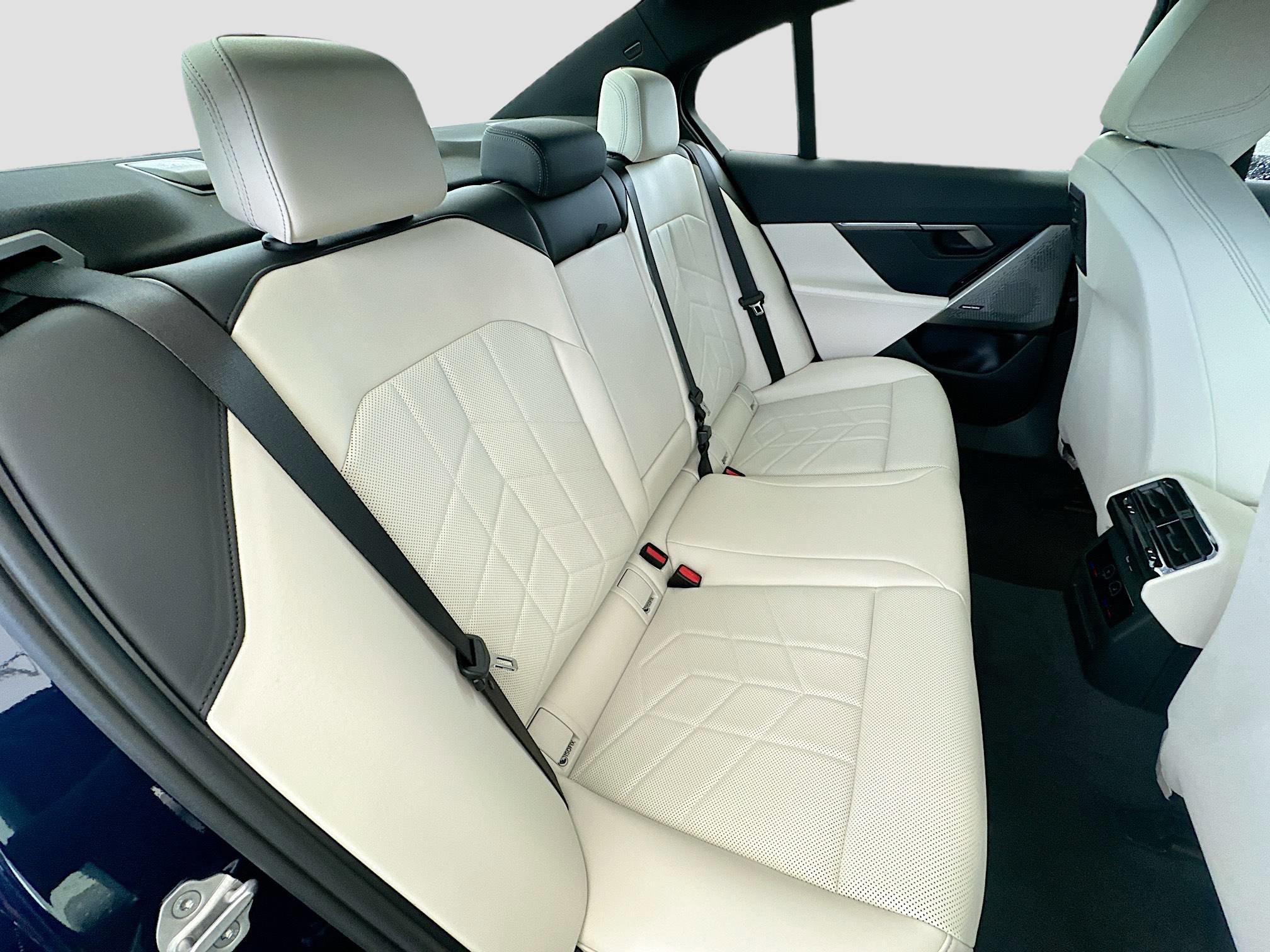 2026 Bmw 530i photo 21