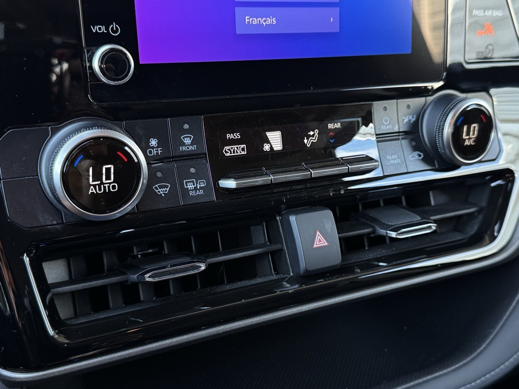 2023 Toyota Highlander L photo 23