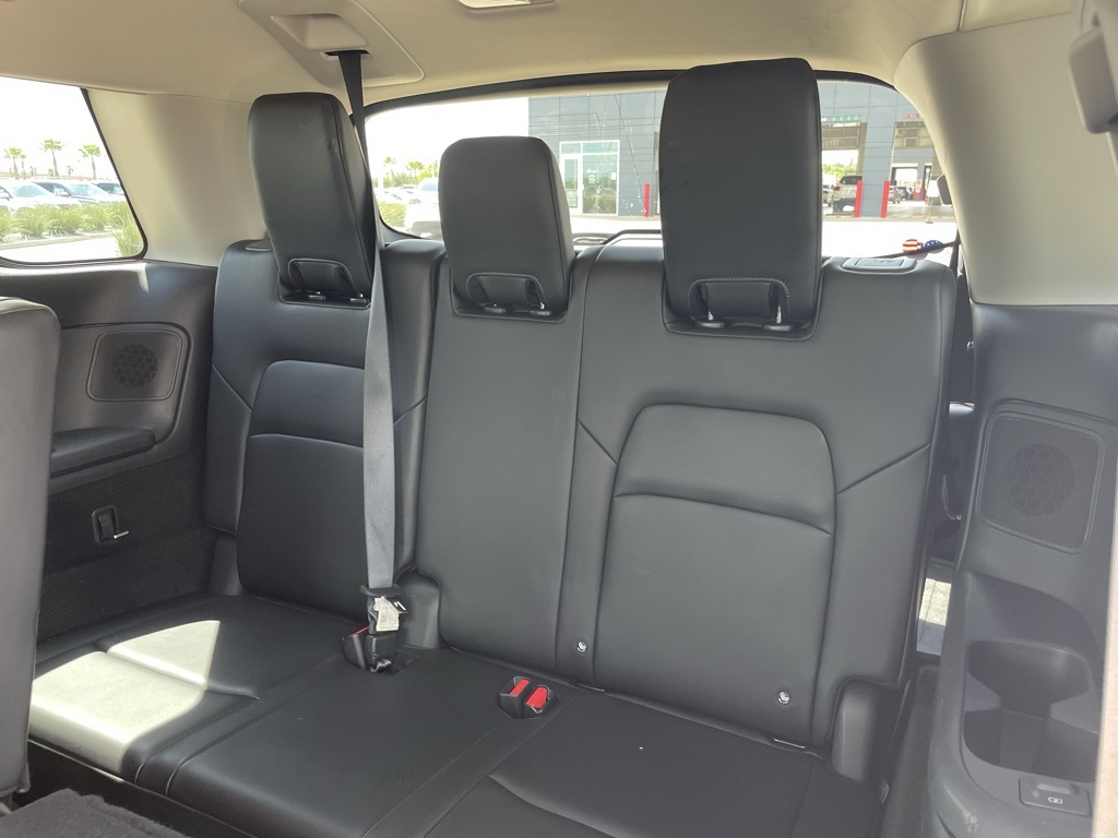 2022 Nissan Pathfinder Platinum photo 17
