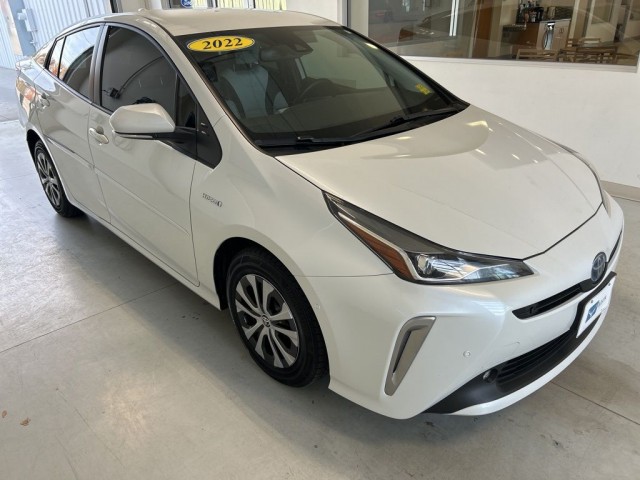 2022 Toyota Prius XLE's photo