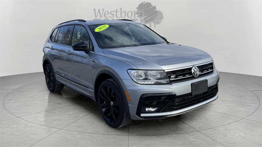 2021 Volkswagen Tiguan SE R-LINE BLACK's photo