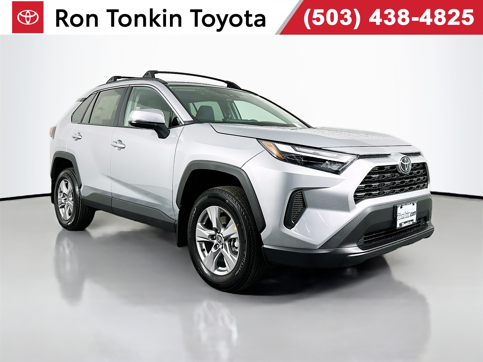 2025 Toyota RAV4 XLE's photo