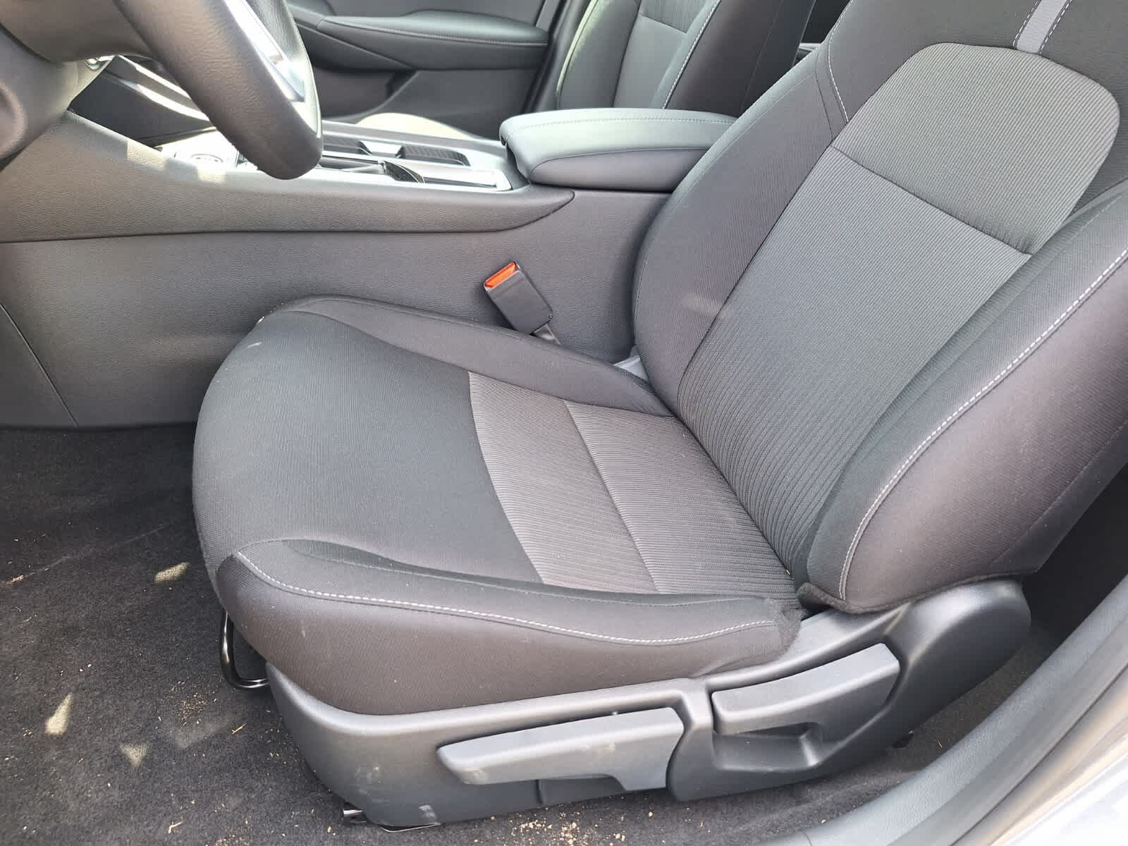 2025 Nissan Sentra SV photo 10