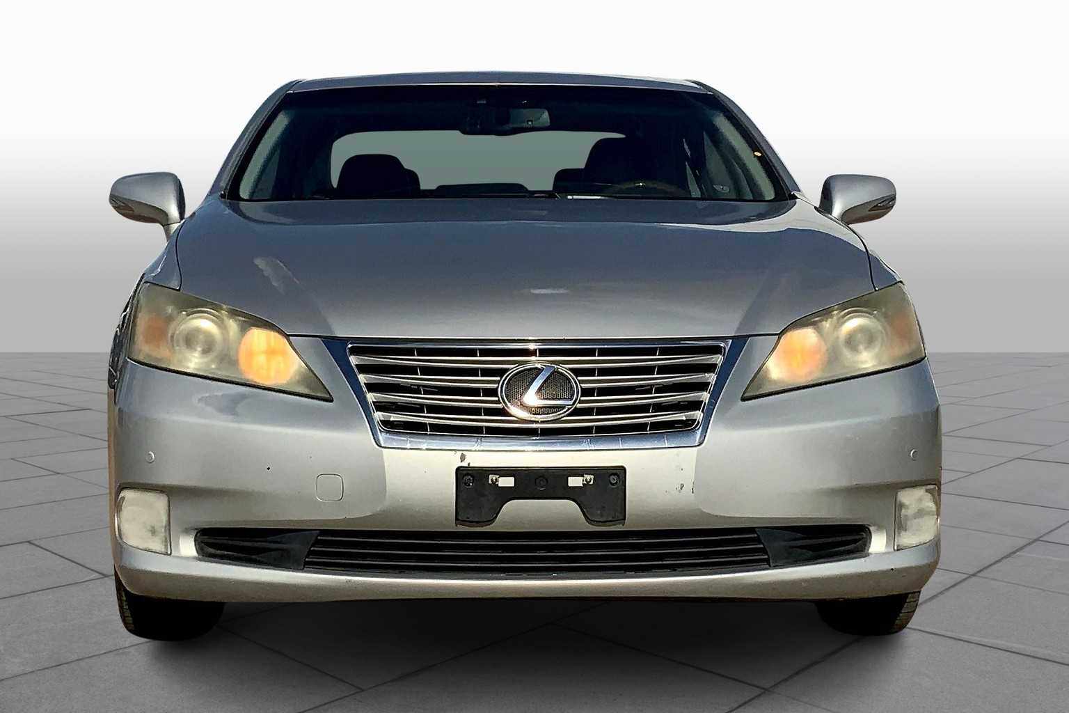 2011 Lexus ES 350 photo 3