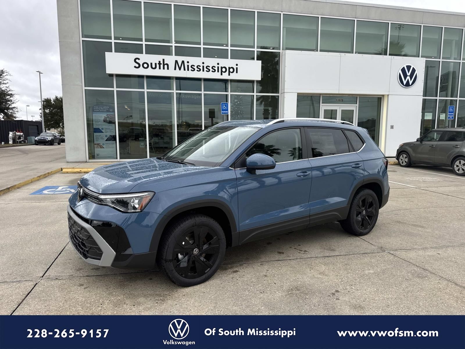 2026 Volkswagen Taos SE's photo