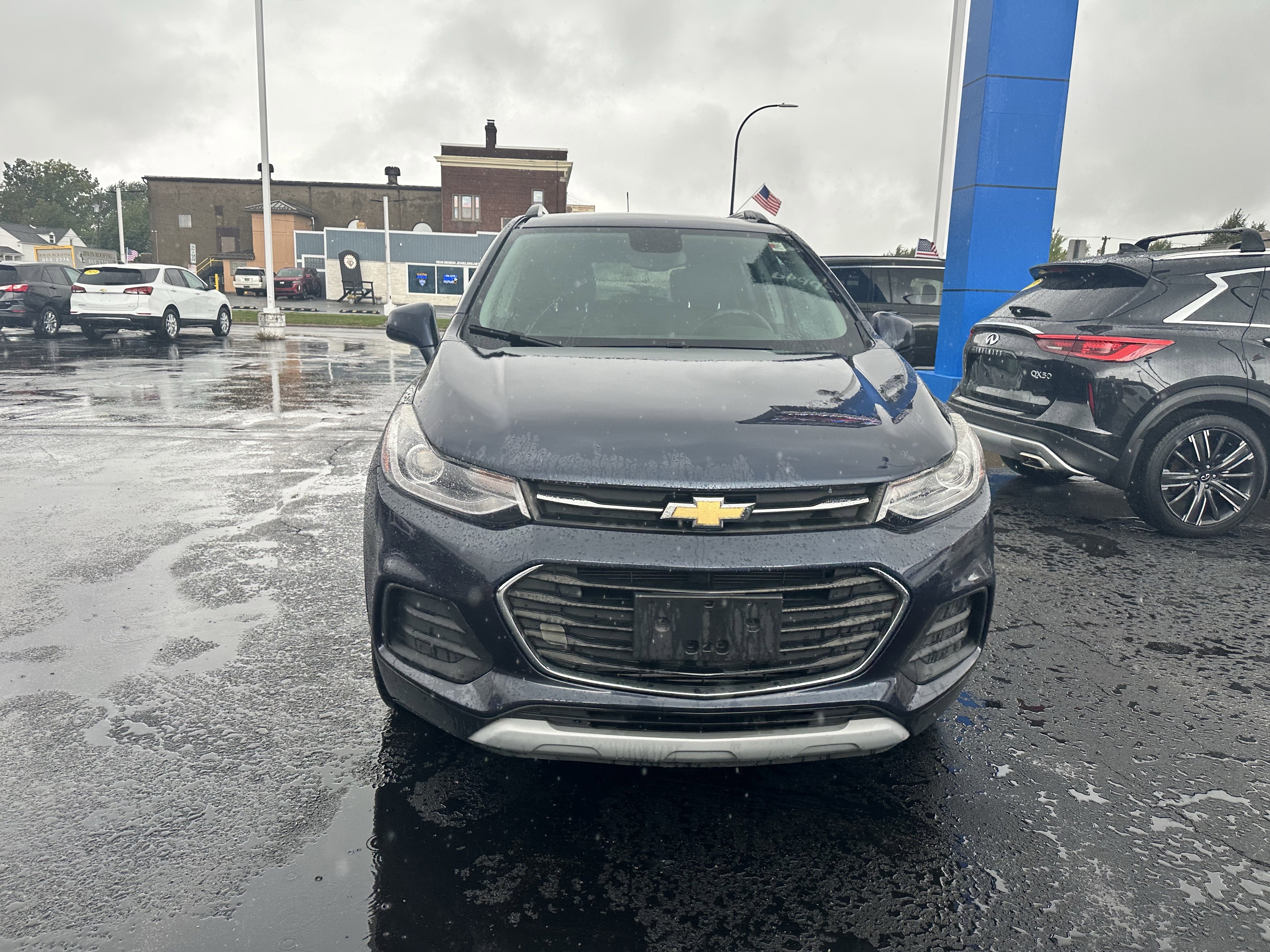 Used 2018 Chevrolet Trax LT with VIN 3GNCJPSB0JL242476 for sale in Kenmore, NY