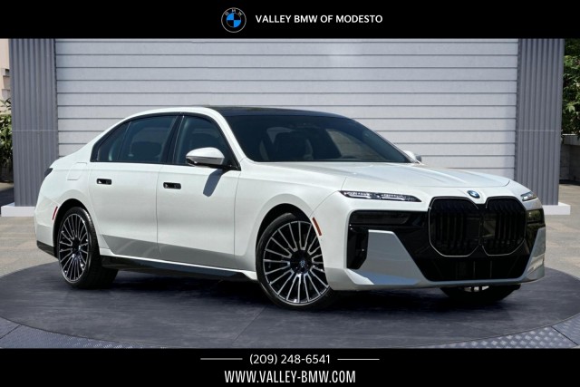 2025 BMW 760i