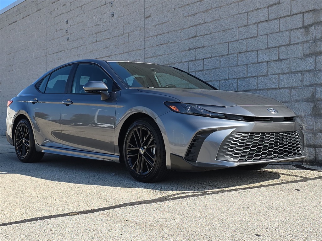 2025 Toyota Camry SE photo 9