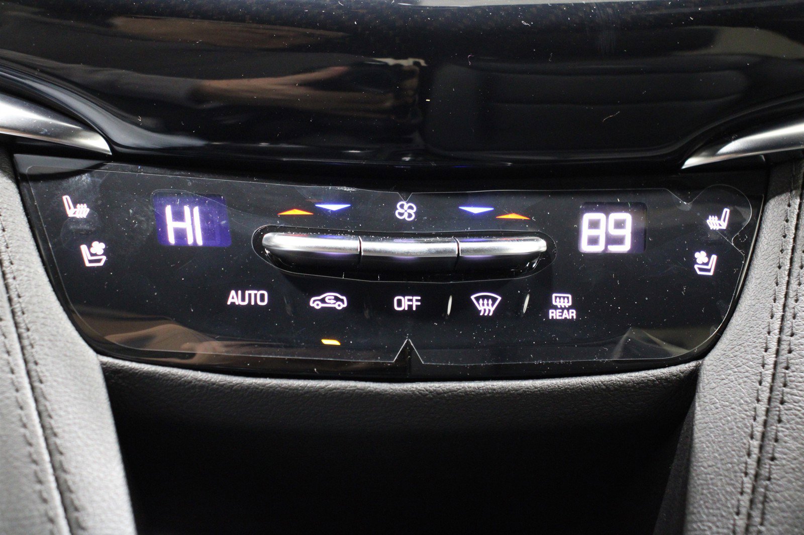 2025 Cadillac XT6 Sport photo 19