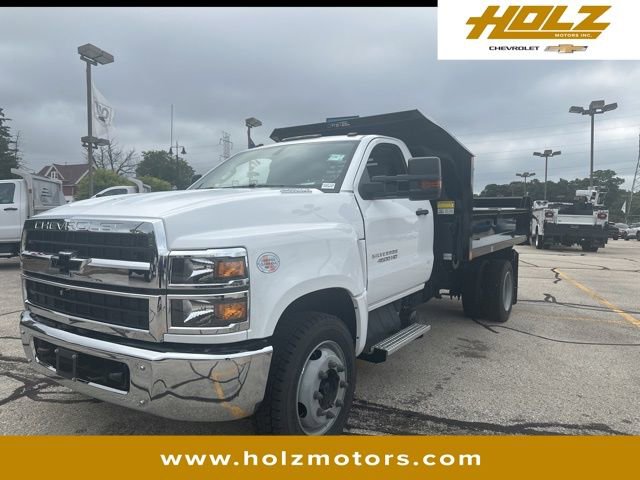 2024 Chevrolet Silverado 4500 Medium Duty Chassis Cab Work Truck's photo