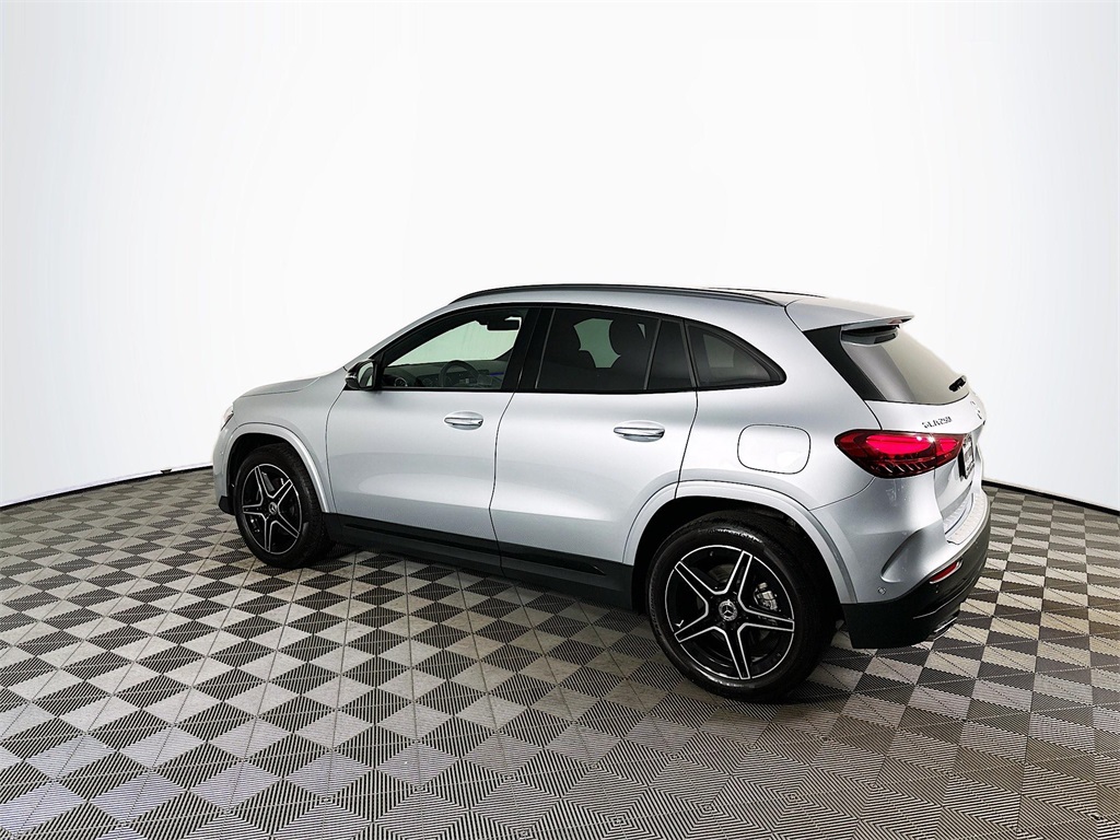 2025 Mercedes Benz GLC 250 4MATIC photo 4