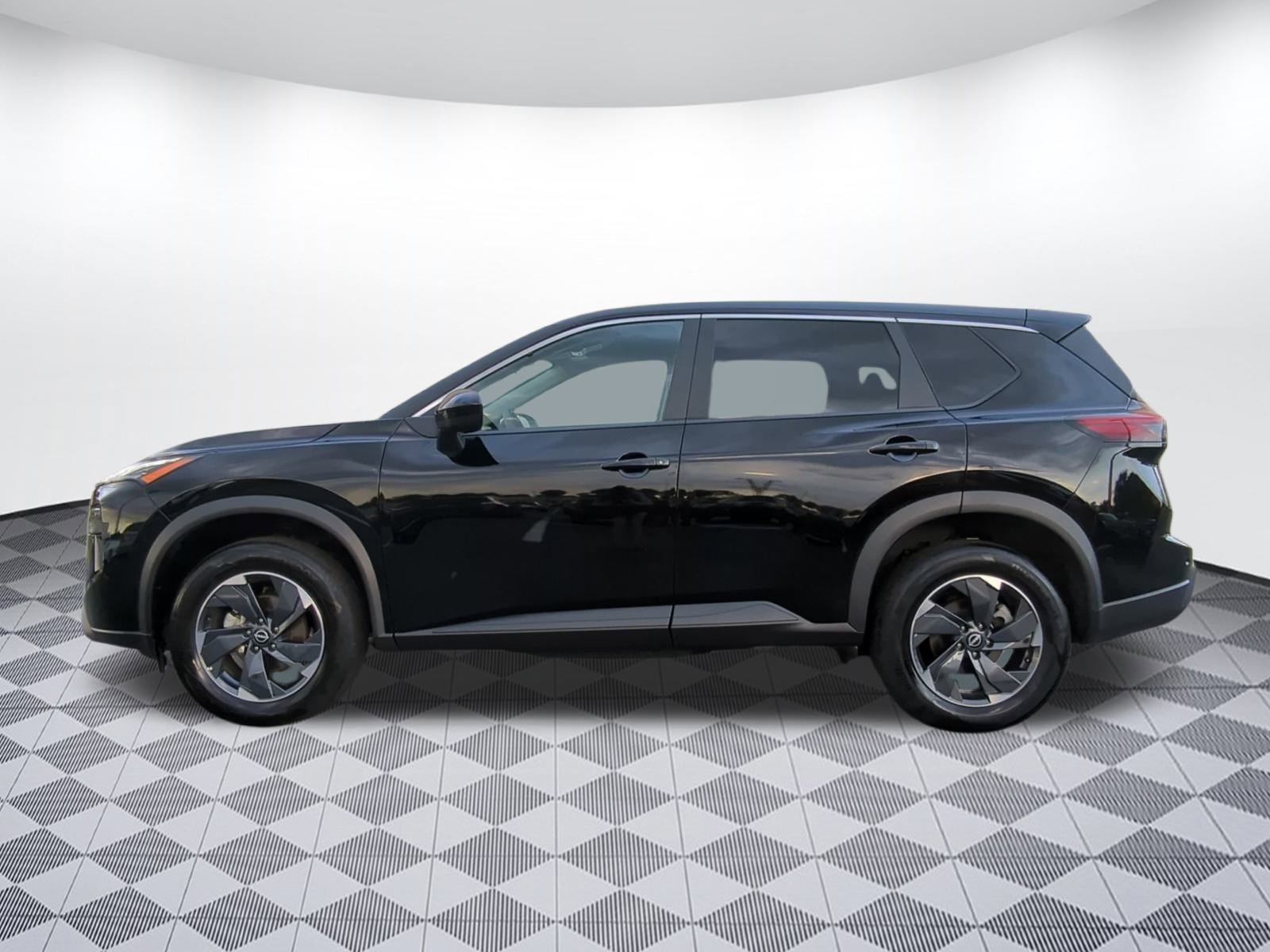 2024 Nissan Rogue SV photo 2