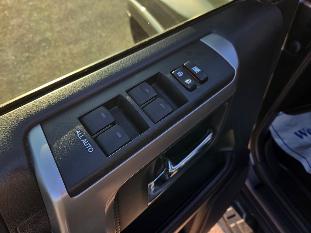 2021 Toyota 4Runner SR5 photo 10