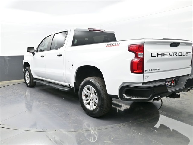 2022 Chevrolet Silverado 1500 LT Trail Boss photo 2