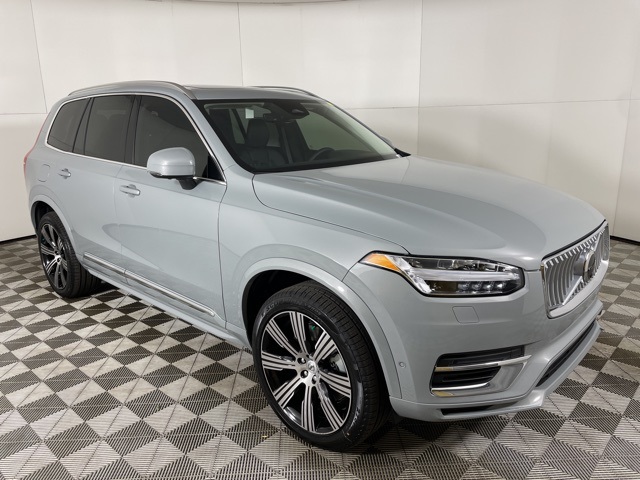 2025 Volvo XC90 T8 AWD Plus photo 2