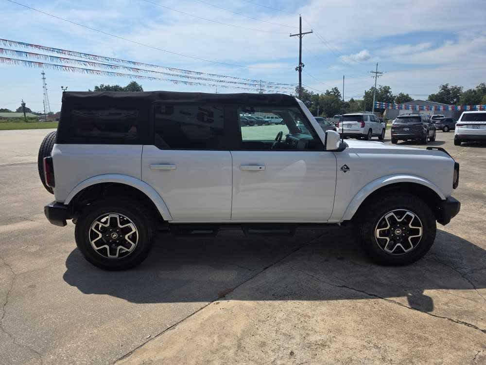 2022 Ford Bronco Outer Banks photo 6