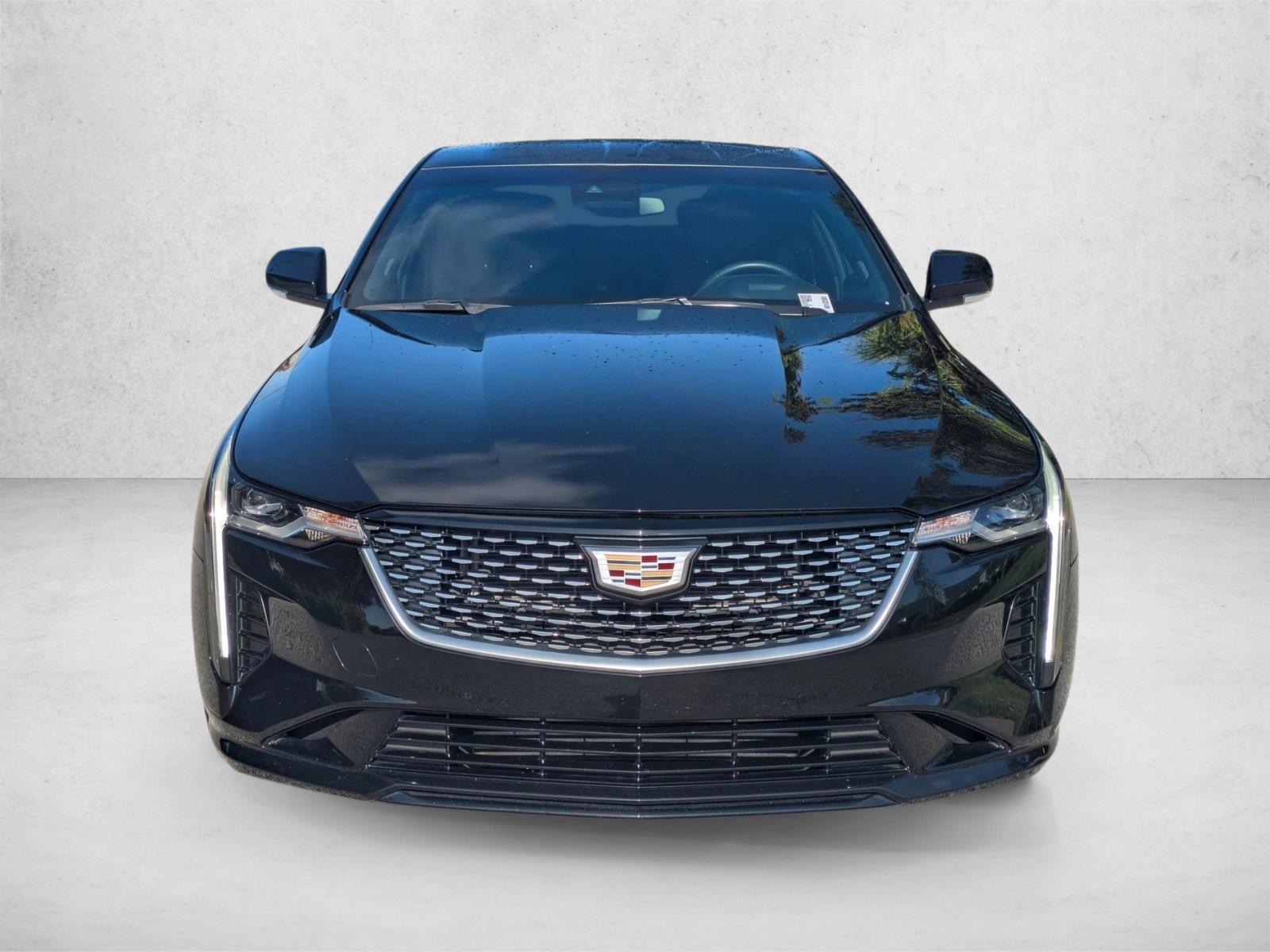 2022 Cadillac CT4 Luxury photo 2