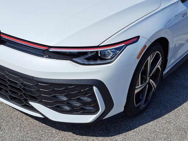 2025 Volkswagen Golf GTI SE photo 9