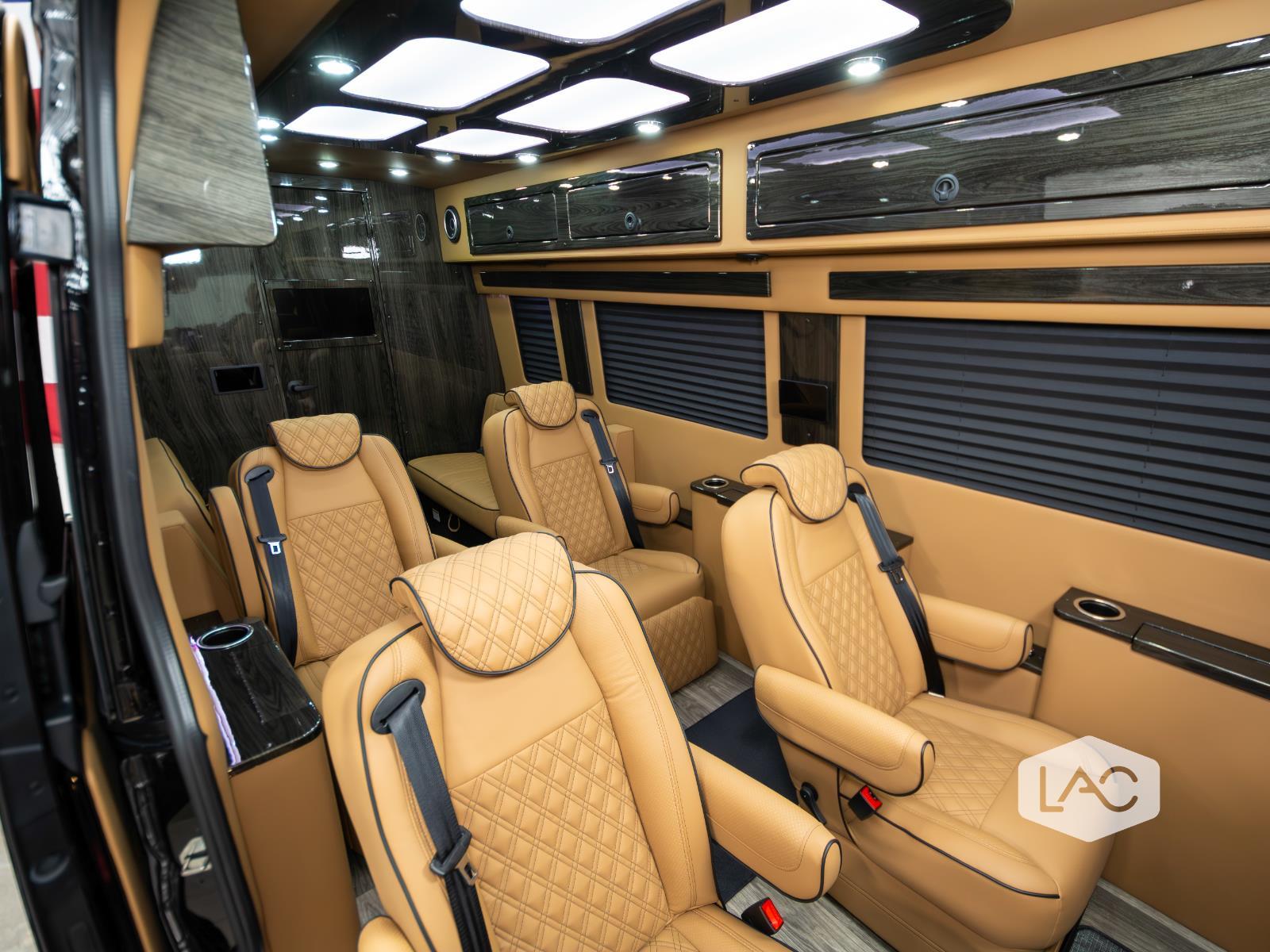 2023 Mercedes Benz Sprinter 3500 photo 2