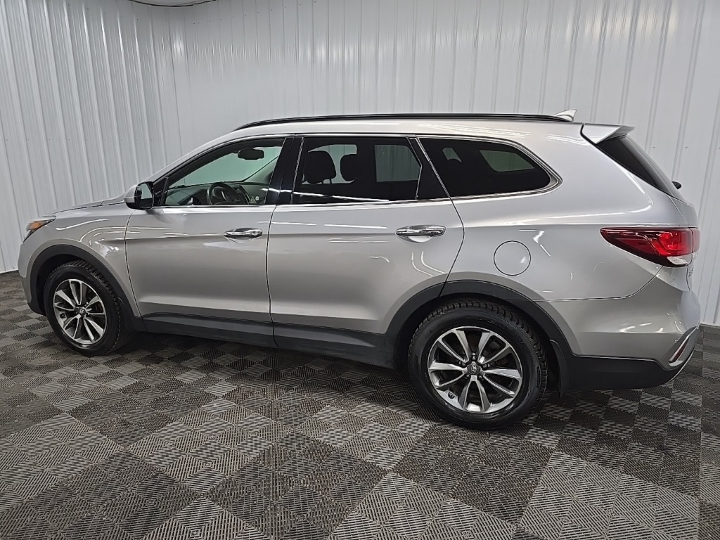 2017 Hyundai Santa Fe SE photo 4