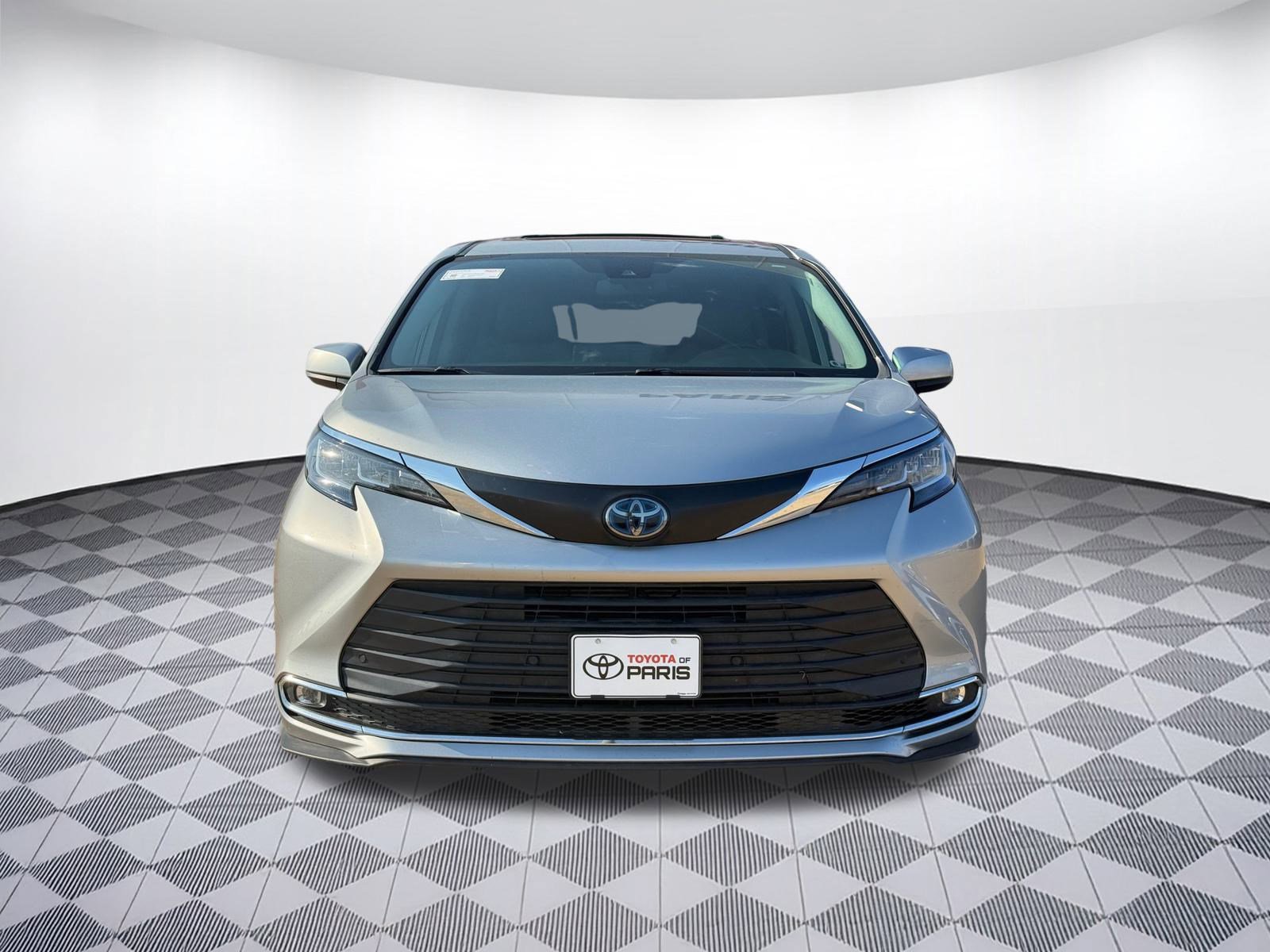 2022 Toyota Sienna XLE photo 6